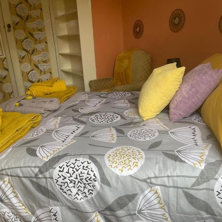 شقة Peaceful Retreat Hideaway Surrey إيشر المظهر الخارجي الصورة